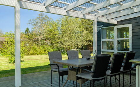 Matilde - 390M from the Sea: Dak, Huis, Huis, Verblijf, Siding, Landgoed, Oprit, Garden Gebouwen, Werf, Schuur