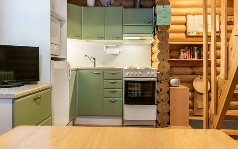 Kilpolan Karoliina: Interieur Ontwerp, Meubilair, Flooring, Hout, Verdieping, Plafond, Keuken, Kamer, Countertop, Verlichting