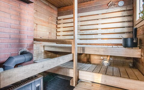 Mänty-Linna: Meubilair, Interieur Ontwerp, Flooring, Verdieping, Tafel, Plafond, Keuken En Eettafel, Verlichting, Stoel, Huis