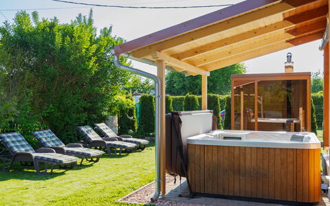 Hullám: Meubilair, Zwembad, Schaduw, Toevlucht, Vrije Tijd, Beits, Buitenmeubels, Stoel, Eco Hotel