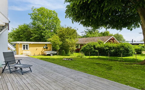 Jelko - 375M from the Sea: Huis, Dak, Huis, Verblijf, Struik, Groundcover, Landgoed, Boerderij, Siding, Garden Gebouwen