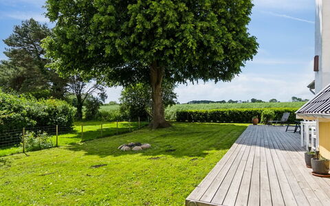 Jelko - 375M from the Sea: Huis, Dak, Huis, Verblijf, Struik, Groundcover, Landgoed, Boerderij, Siding, Garden Gebouwen