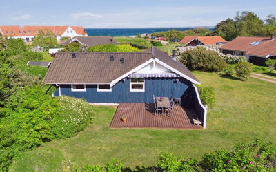 Sukie - 100M from the Sea