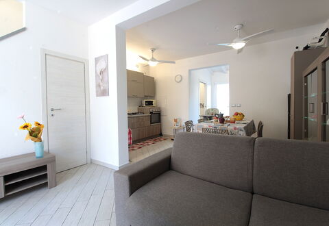 Villetta Elena, Ac, Wifi, Lido Degli Scacchi: Meubilair, Interieur Ontwerp, Flooring, Verdieping, Bankstel, Hout, Kamer, Plafond, Woonkamer, Appartement