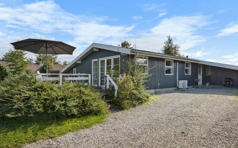Maylin - 350M from the Sea: Landgoed, Schaduw, Oprit, Boerderij