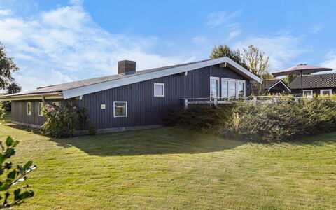 Maylin - 350M from the Sea: Landgoed, Schaduw, Oprit, Boerderij