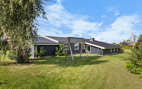 Maylin - 350M from the Sea: Landgoed, Schaduw, Oprit, Boerderij