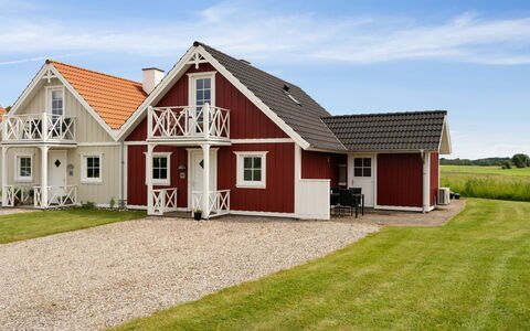 Sakari - 375M from the Sea: Huis, Dak, Huis, Verblijf, Struik, Groundcover, Landgoed, Boerderij, Siding, Garden Gebouwen