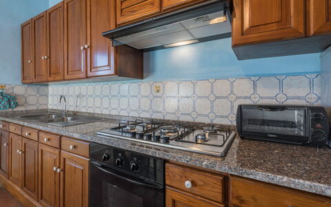Ely Apartment In Villa, Wifi, Terricciola, Pisa: Keuken, Major Appliance, Countertop, Toestel Van De Keuken, Fornuis, Gasfornuis, Fornuis, Flooring, Cabinetry, Cooktop