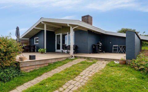 Nelina - 300M from the Sea: Zwembad, Boerderij, Landgoed, Villa, Toevlucht, Hacienda, Eco Hotel, Backyard