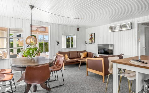 Nantje - 300M from the Sea: Interieur Ontwerp, Hout, Meubilair, Plafond, Flooring, Verdieping, Bankstel, Woonkamer, Kamer, Stoel