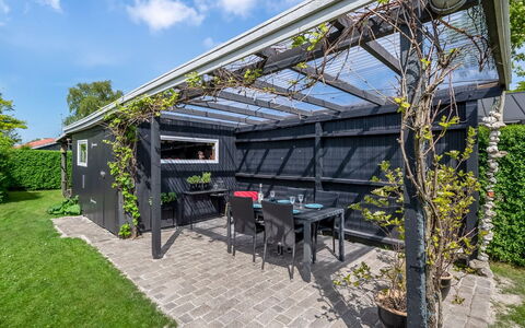 Nantje - 300M from the Sea: Schaduw, Tuin, Outdoor Structuur, Pergola, Werf, Patio, Garden Gebouwen, Binnenplaats, Luifel, Landscaping