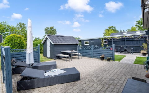 Nantje - 300M from the Sea: Huis, Schaduw, Tuin, Buitenmeubels, Werf, Verblijf, Backyard, Landscaping, Gazon, Landgoed