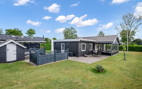 Nantje - 300M from the Sea: Huis, Huis, Dak, Verblijf, Gazon, Landgoed, Tuin, Siding, Werf, Veranda