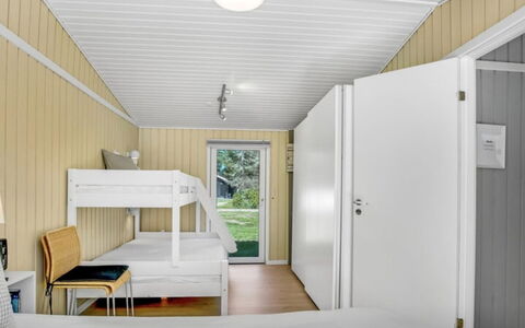 Quiana - 2Km from the Sea: Hout, Verdieping, Flooring, Interieur Ontwerp, Plafond, Slaapkamer, Beits, Hardwood, Plank, Houten Vloer