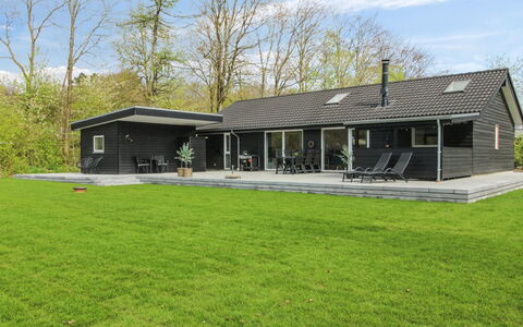 Solvejg - 30Km from the Sea: Gras, Huis, Huis, Dak, Woongebied, Verblijf, Gazon, Landgoed, Siding, Boerderij