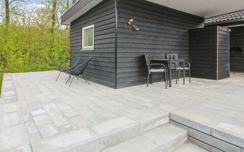 Solvejg - 30Km from the Sea: Hout, Siding, Flooring, Verdieping, Samengesteld Materiaal, Plank, Hardwood, Dek, Buitenmeubels, Beton