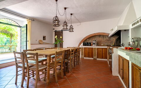 Montaione Country House Amarrante, Pool, Ac: Meubilair, Interieur Ontwerp, Flooring, Plafond, Keuken, Keuken En Eettafel, Kamer, Countertop, Stoel, Kamerplant