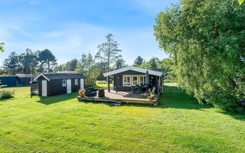 Bengta - 500M from the Sea: Landgoed, Schaduw, Oprit, Boerderij