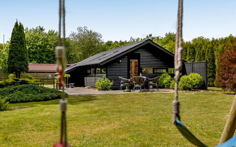 Reino - 30Km from the Sea: Dak, Huis, Huis, Verblijf, Deur, Siding, Dek, Veranda, Plank, Hardwood