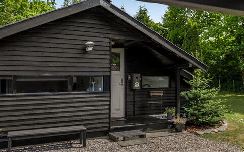 Reino - 30Km from the Sea: Dak, Huis, Huis, Verblijf, Deur, Siding, Dek, Veranda, Plank, Hardwood
