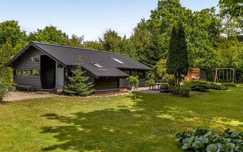 Reino - 30Km from the Sea: Dak, Huis, Huis, Verblijf, Deur, Siding, Dek, Veranda, Plank, Hardwood