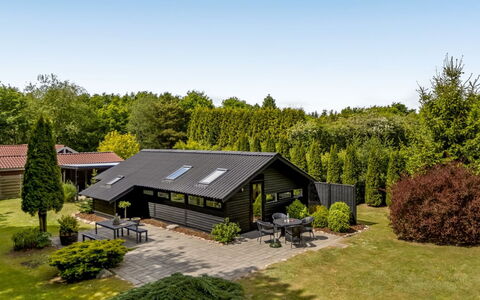 Reino - 30Km from the Sea: Dak, Huis, Huis, Verblijf, Deur, Siding, Dek, Veranda, Plank, Hardwood