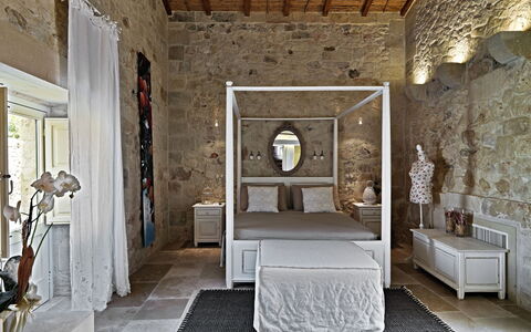 Masseria Capasa: Meubilair, Interieur Ontwerp, Flooring, Muur, Verdieping, Hout, Slaapkamer, Kamer, Plafond, Bed
