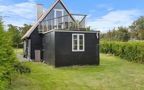Næwe - 100M from the Sea: Meubilair, Interieur Ontwerp, Flooring, Verdieping, Plafond, Kamer, Stoel, Tafel, Appartement, Keuken En Eettafel