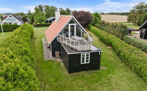 Næwe - 100M from the Sea: Meubilair, Interieur Ontwerp, Flooring, Verdieping, Plafond, Kamer, Stoel, Tafel, Appartement, Keuken En Eettafel