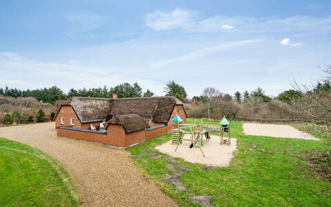 Aagot - 1.7Km from the Sea: Huis, Dak, Huis, Verblijf, Schuur, Garden Gebouwen, Siding, Werf, Blokhut, Hut