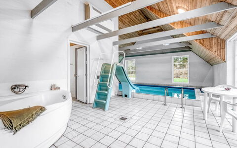 Aagot - 1.7Km from the Sea: Huis, Dak, Huis, Verblijf, Schuur, Garden Gebouwen, Siding, Werf, Blokhut, Hut