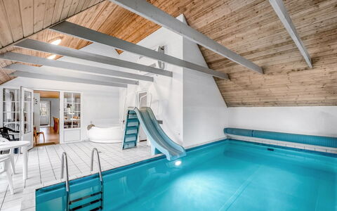 Aagot - 1.7Km from the Sea: Huis, Dak, Huis, Verblijf, Schuur, Garden Gebouwen, Siding, Werf, Blokhut, Hut