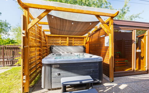 Iris: Hout, Flooring, Verdieping, Samengesteld Materiaal, Beits, Zwembad, Dek, Vrije Tijd, Schaduw