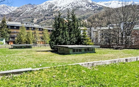 Madeski Apartment: Heuvel, Bergketen, Heuvel Station, Appartement, Alpen, Vallei, Ridge, Top, Bergdorp, Massif
