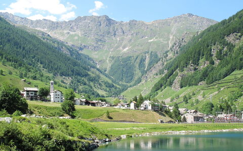 Madeski Apartment: Bergachtig Landvormen, Berg, Natuur, Natuurlijk Landschap, Heuvel, Hoogland, Bergketen, Landschap, Vallei, Heuvel Station