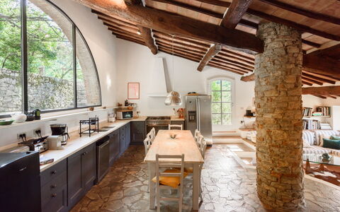 Villa Poggio La Croce: Meubilair, Interieur Ontwerp, Flooring, Muur, Hout, Plafond, Verdieping, Keuken, Huis, Countertop