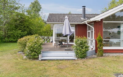 Hjalmine - 225M from the Sea