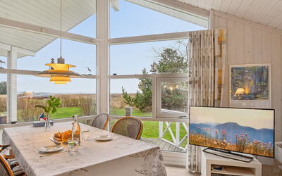 Hjalmine - 225M from the Sea