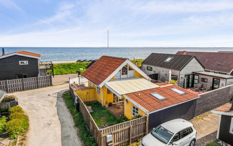 Asgerd - 20M from the Sea: Blauw, Struik, Verblijf, Groundcover, Tuin, Landgoed, Schaduw, Landscaping, Boerderij, Eco Hotel