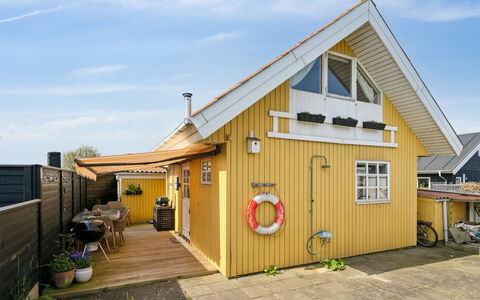 Asgerd - 20M from the Sea: Blauw, Struik, Verblijf, Groundcover, Tuin, Landgoed, Schaduw, Landscaping, Boerderij, Eco Hotel