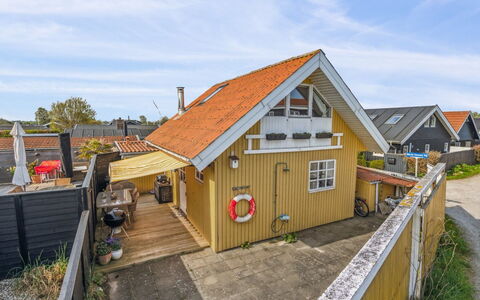 Asgerd - 20M from the Sea: Blauw, Struik, Verblijf, Groundcover, Tuin, Landgoed, Schaduw, Landscaping, Boerderij, Eco Hotel