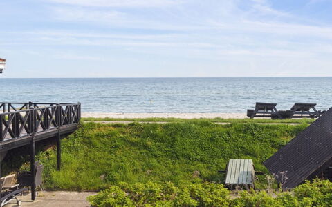 Asgerd - 20M from the Sea: Blauw, Struik, Verblijf, Groundcover, Tuin, Landgoed, Schaduw, Landscaping, Boerderij, Eco Hotel