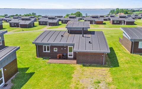 Gudbrand - 500M from the Sea: Landgoed, Schaduw, Oprit, Boerderij