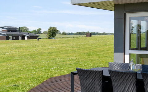 Gudbrand - 500M from the Sea: Landgoed, Schaduw, Oprit, Boerderij