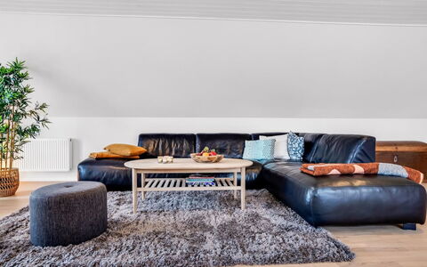 Brune - 330M from the Sea: Landgoed, Schaduw, Oprit, Boerderij