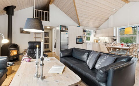 Tomine - from the Sea: Hout, Plafond, Bankstel, Interieur Ontwerp, Woonkamer, Huis, Meubilair, Kamer, Verblijf