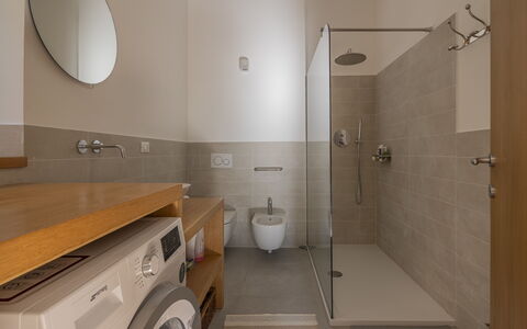 Green Home Seaside, Parking, Wifi, Ac, Genova Nerv: Interieur Ontwerp, Flooring, Verdieping, Muur, Loodgieterswerkinrichting, Wastafel In De Badkamer, Badkamer, Wastafel, Plafond, Hout