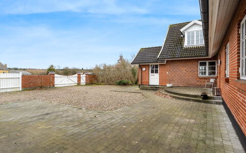 Star - 200M to the Fjord: Blauw, Struik, Verblijf, Groundcover, Tuin, Landgoed, Schaduw, Landscaping, Boerderij, Eco Hotel