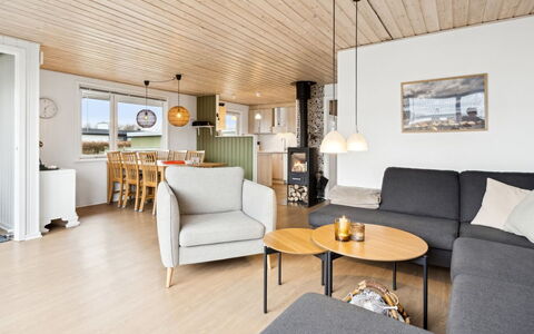 Severine - 650M from the Sea: Dak, Huis, Huis, Verblijf, Deur, Siding, Dek, Veranda, Plank, Hardwood